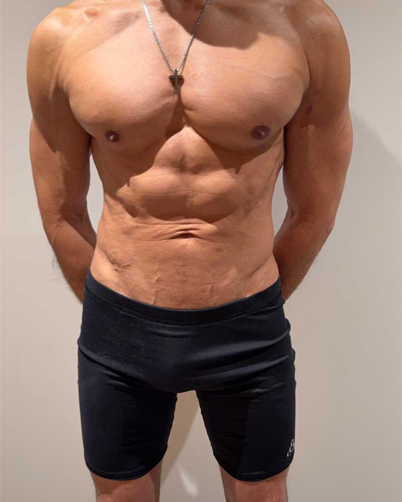 Short-Bakasana-Long-hot-yoga-homme